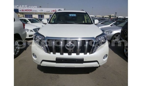 Acheter Import Voiture Toyota Prado Blanc à Import - Dubai, Somalie Acheter Import Voiture Toyota Prado Blanc à Import - Dubai, Somalie