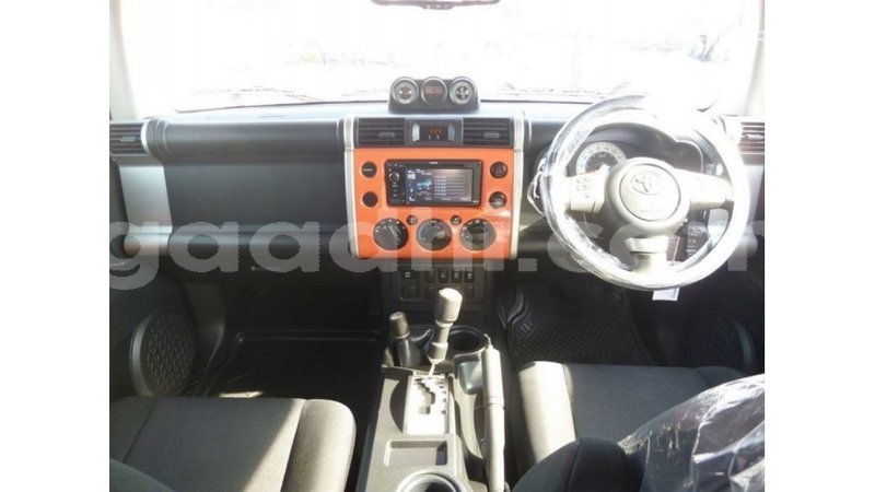 Big with watermark toyota fj cruiser somalia import dubai 4096