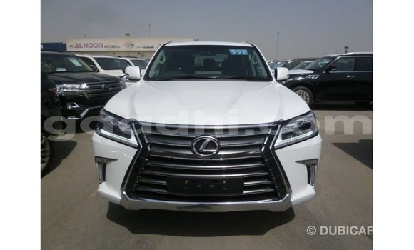 Acheter Import Voiture Lexus LX Blanc à Import - Dubai, Somalie Acheter Import Voiture Lexus LX Blanc à Import - Dubai, Somalie