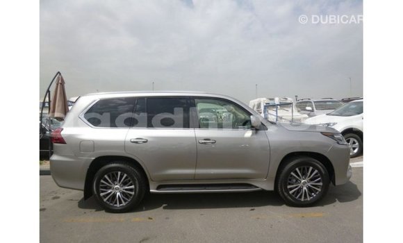 Acheter Import Voiture Lexus LX Autre à Import - Dubai, Somalie Acheter Import Voiture Lexus LX Autre à Import - Dubai, Somalie