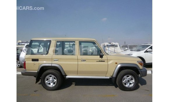 Acheter Import Voiture Toyota Land Cruiser Beige à Import - Dubai, Somalie Acheter Import Voiture Toyota Land Cruiser Beige à Import - Dubai, Somalie