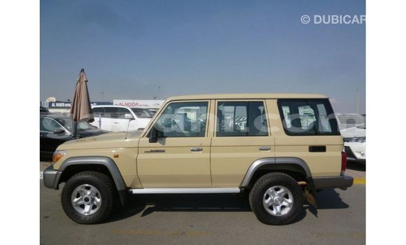 Acheter Import Voiture Toyota Land Cruiser Beige à Import - Dubai, Somalie Acheter Import Voiture Toyota Land Cruiser Beige à Import - Dubai, Somalie