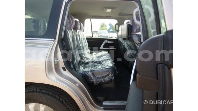 Big with watermark toyota land cruiser somalia import dubai 4109