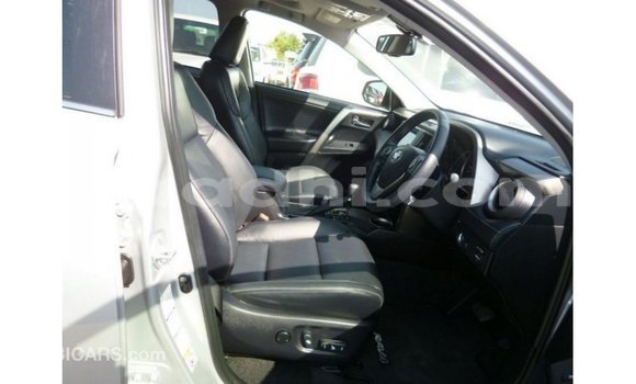 Acheter Import Utilitaire Toyota HiAce Autre à Import - Dubai, Somalie Acheter Import Utilitaire Toyota HiAce Autre à Import - Dubai, Somalie