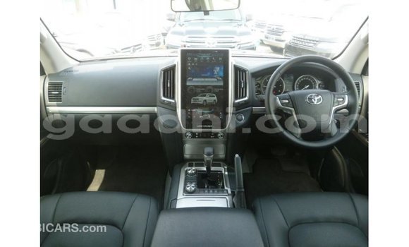 Acheter Import Voiture Toyota Land Cruiser Noir à Import - Dubai, Somalie Acheter Import Voiture Toyota Land Cruiser Noir à Import - Dubai, Somalie