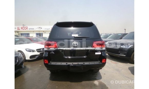Acheter Import Voiture Toyota Land Cruiser Noir à Import - Dubai, Somalie Acheter Import Voiture Toyota Land Cruiser Noir à Import - Dubai, Somalie