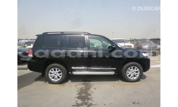 Acheter Import Voiture Toyota Land Cruiser Noir à Import - Dubai, Somalie Acheter Import Voiture Toyota Land Cruiser Noir à Import - Dubai, Somalie