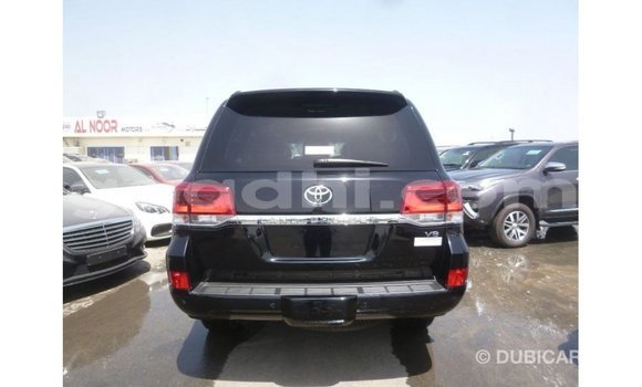Acheter Import Voiture Toyota Land Cruiser Noir à Import - Dubai, Somalie Acheter Import Voiture Toyota Land Cruiser Noir à Import - Dubai, Somalie