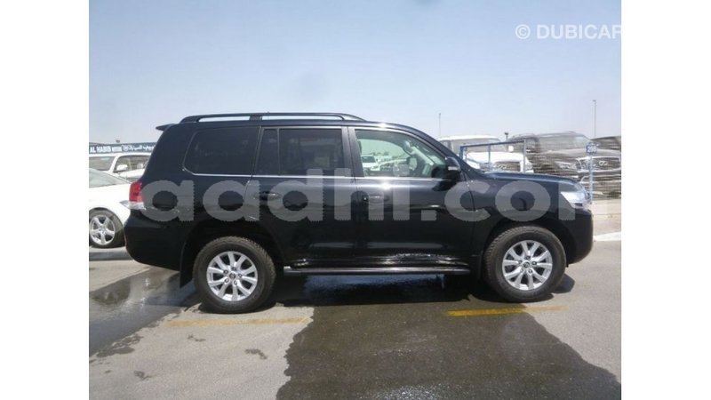 Big with watermark toyota land cruiser somalia import dubai 4113