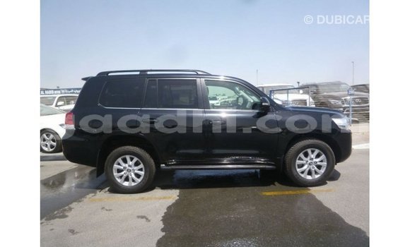 Acheter Import Voiture Toyota Land Cruiser Noir à Import - Dubai, Somalie Acheter Import Voiture Toyota Land Cruiser Noir à Import - Dubai, Somalie