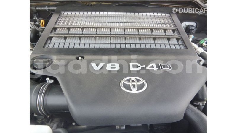 Big with watermark toyota land cruiser somalia import dubai 4113