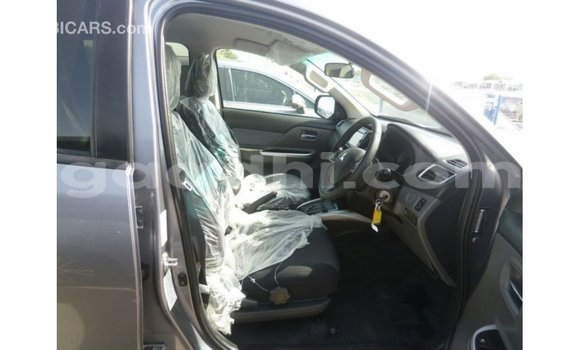 Acheter Import Voiture Mitsubishi i Autre à Import - Dubai, Somalie Acheter Import Voiture Mitsubishi i Autre à Import - Dubai, Somalie