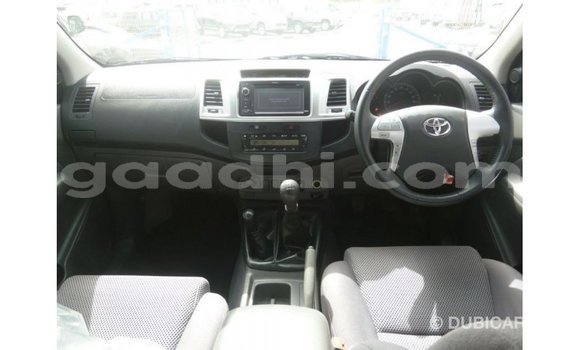 Acheter Import Voiture Toyota Hilux Blanc à Import - Dubai, Somalie Acheter Import Voiture Toyota Hilux Blanc à Import - Dubai, Somalie