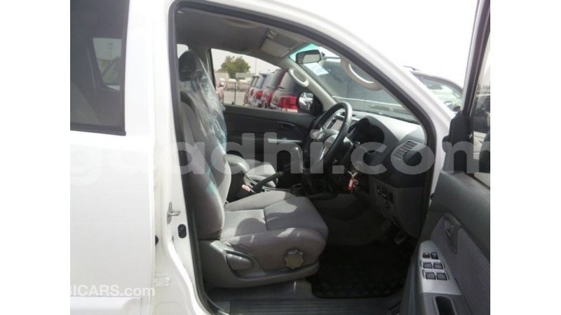 Big with watermark toyota hilux somalia import dubai 4115