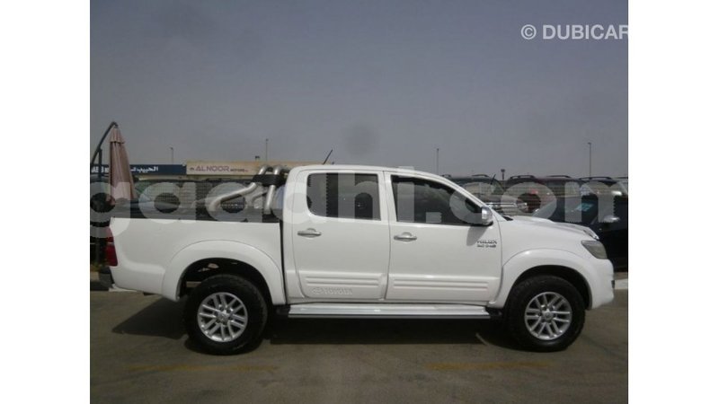 Big with watermark toyota hilux somalia import dubai 4115