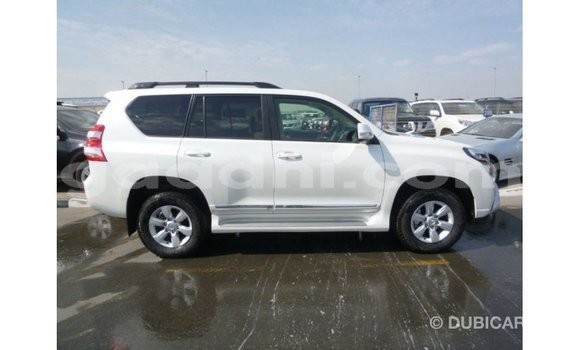 Acheter Import Voiture Toyota Prado Blanc à Import - Dubai, Somalie Acheter Import Voiture Toyota Prado Blanc à Import - Dubai, Somalie