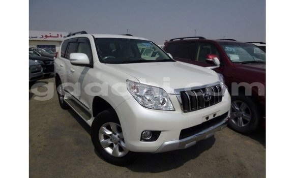 Acheter Import Voiture Toyota Prado Blanc à Import - Dubai, Somalie Acheter Import Voiture Toyota Prado Blanc à Import - Dubai, Somalie