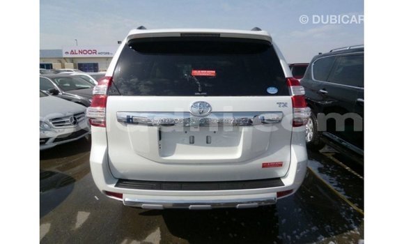 Acheter Import Voiture Toyota Prado Blanc à Import - Dubai, Somalie Acheter Import Voiture Toyota Prado Blanc à Import - Dubai, Somalie
