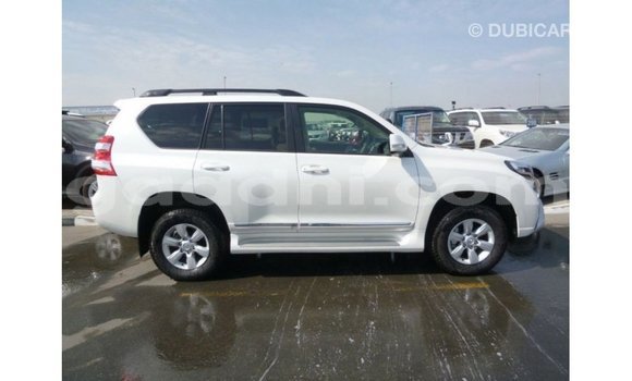 Acheter Import Voiture Toyota Prado Blanc à Import - Dubai, Somalie Acheter Import Voiture Toyota Prado Blanc à Import - Dubai, Somalie