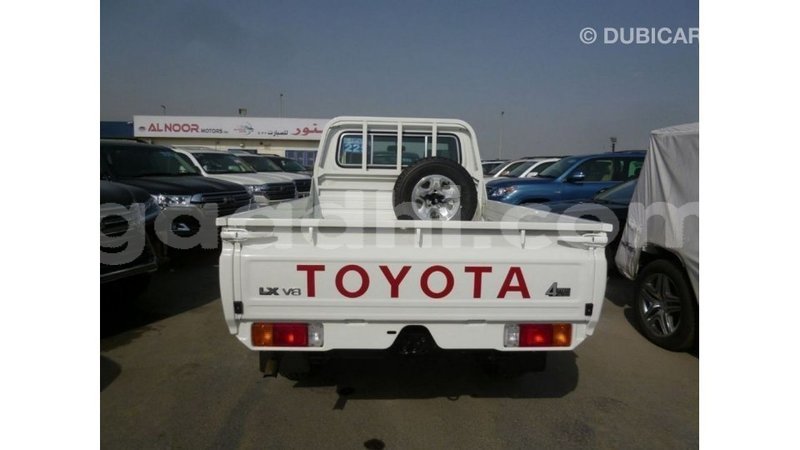 Big with watermark toyota land cruiser somalia import dubai 4128