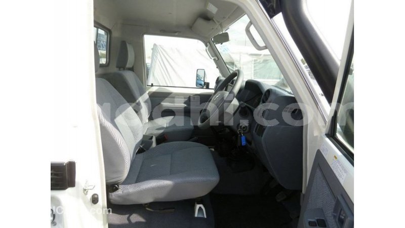 Big with watermark toyota land cruiser somalia import dubai 4128