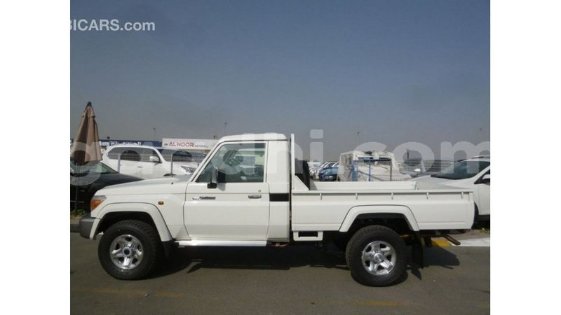 Big with watermark toyota land cruiser somalia import dubai 4128