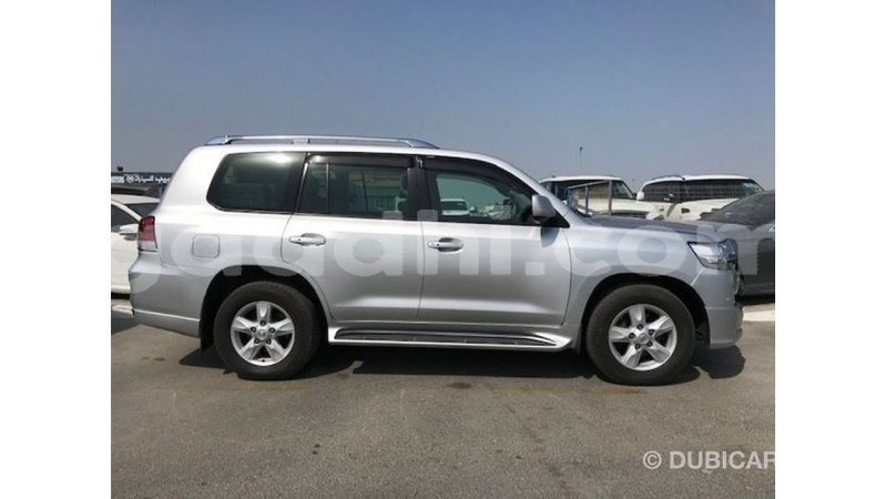 Big with watermark toyota land cruiser somalia import dubai 4129