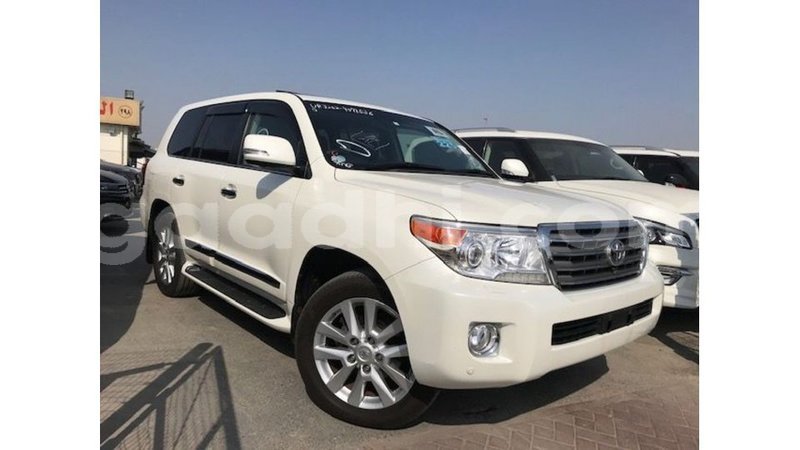 Big with watermark toyota land cruiser somalia import dubai 4131