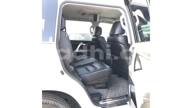 Big with watermark toyota land cruiser somalia import dubai 4131