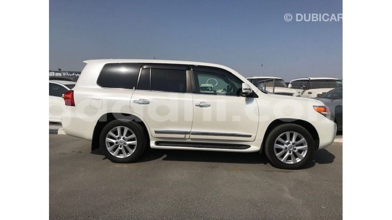 Big with watermark toyota land cruiser somalia import dubai 4131