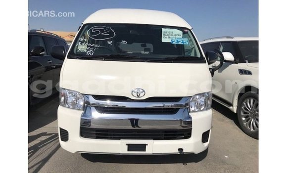 Acheter Import Voiture Toyota Hiace Blanc à Import - Dubai, Somalie Acheter Import Voiture Toyota Hiace Blanc à Import - Dubai, Somalie