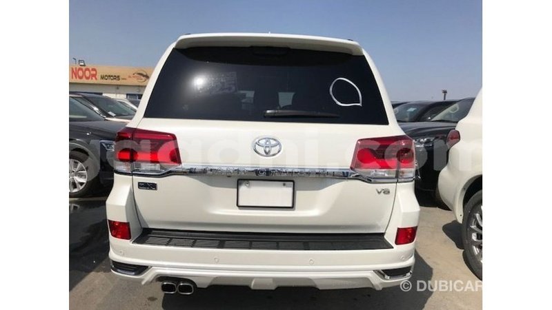 Big with watermark toyota land cruiser somalia import dubai 4135