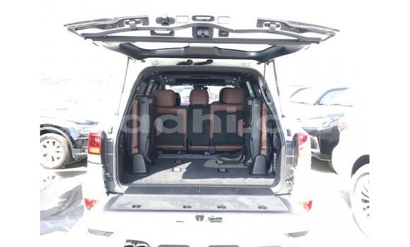 Acheter Import Voiture Toyota Land Cruiser Blanc à Import - Dubai, Somalie Acheter Import Voiture Toyota Land Cruiser Blanc à Import - Dubai, Somalie