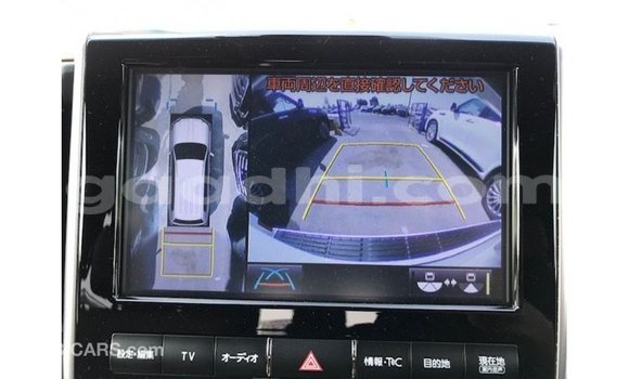 Acheter Import Voiture Toyota Land Cruiser Blanc à Import - Dubai, Somalie Acheter Import Voiture Toyota Land Cruiser Blanc à Import - Dubai, Somalie