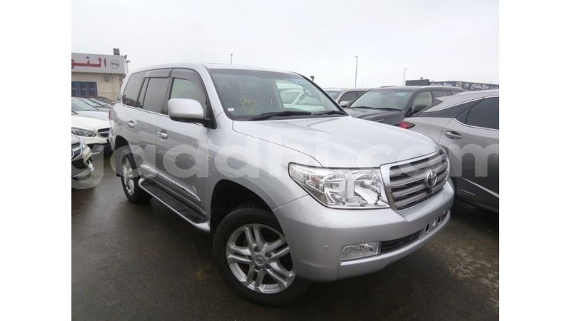 Big with watermark toyota land cruiser somalia import dubai 4136