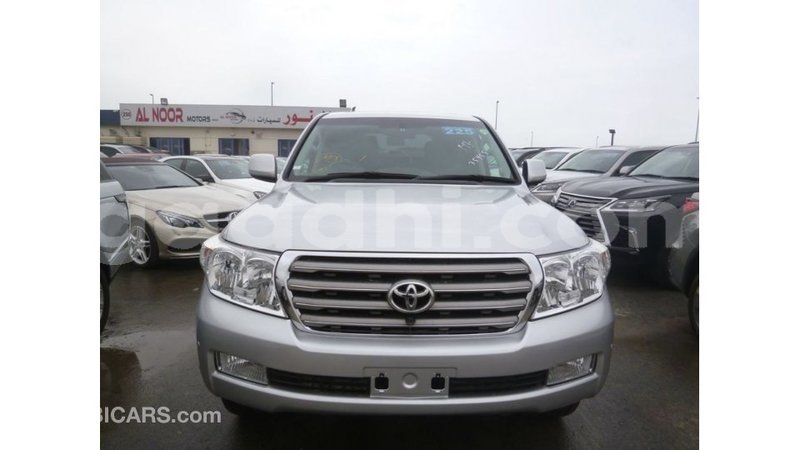 Big with watermark toyota land cruiser somalia import dubai 4136