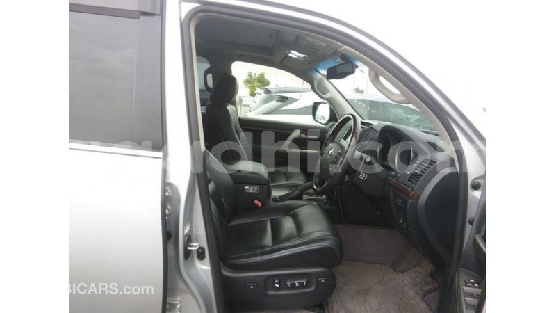 Big with watermark toyota land cruiser somalia import dubai 4136