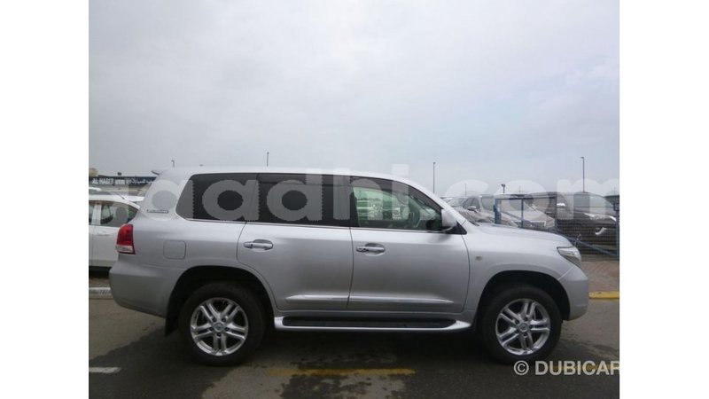 Big with watermark toyota land cruiser somalia import dubai 4136