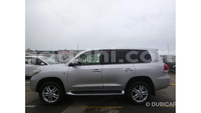 Big with watermark toyota land cruiser somalia import dubai 4136