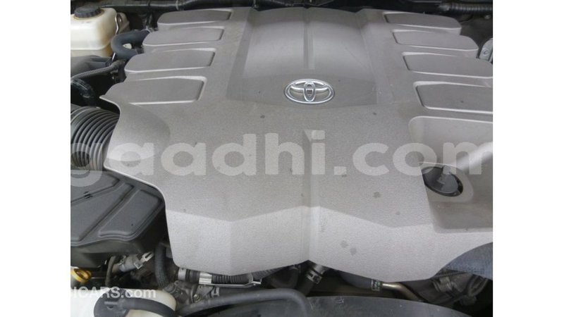 Big with watermark toyota land cruiser somalia import dubai 4136