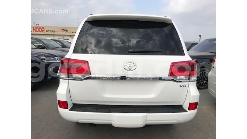 Big with watermark toyota land cruiser somalia import dubai 4137