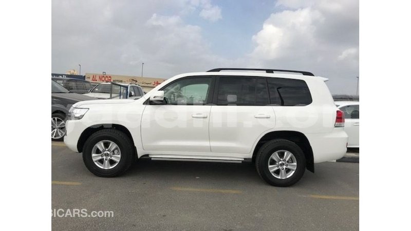 Big with watermark toyota land cruiser somalia import dubai 4137