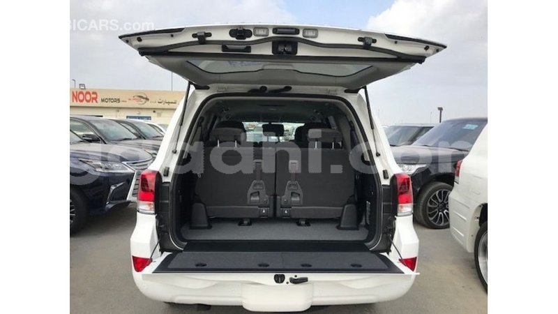 Big with watermark toyota land cruiser somalia import dubai 4137