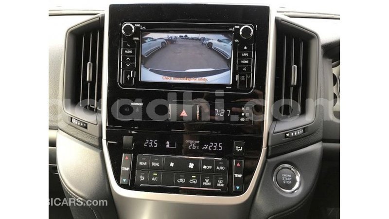 Big with watermark toyota land cruiser somalia import dubai 4137