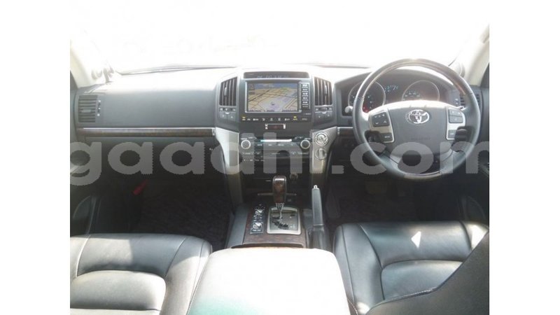 Big with watermark toyota land cruiser somalia import dubai 4139