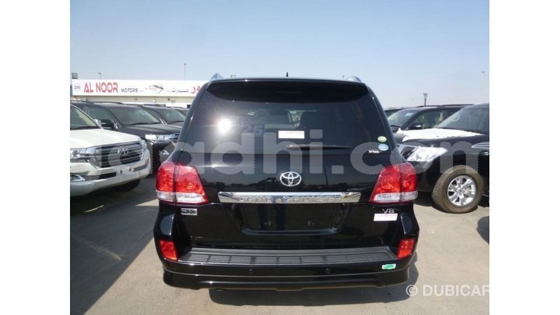 Big with watermark toyota land cruiser somalia import dubai 4139