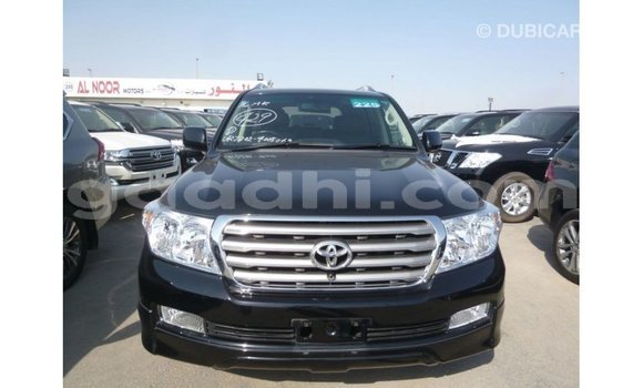 Acheter Import Voiture Toyota Land Cruiser Noir à Import - Dubai, Somalie Acheter Import Voiture Toyota Land Cruiser Noir à Import - Dubai, Somalie