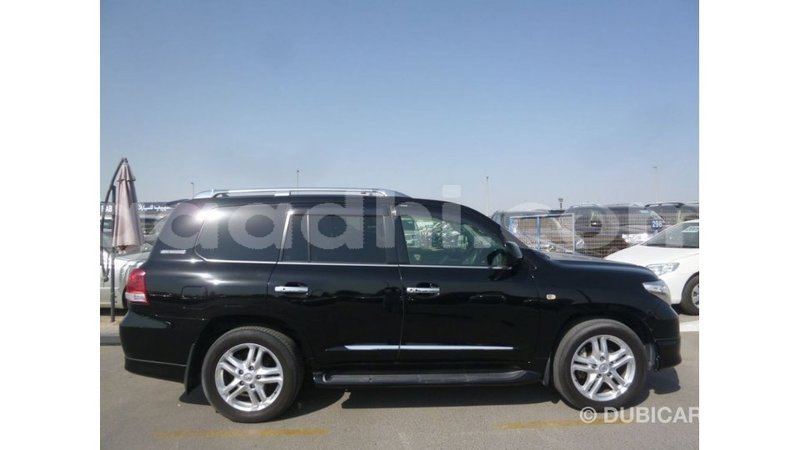 Big with watermark toyota land cruiser somalia import dubai 4139