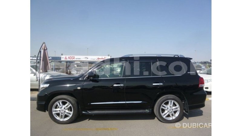 Big with watermark toyota land cruiser somalia import dubai 4139