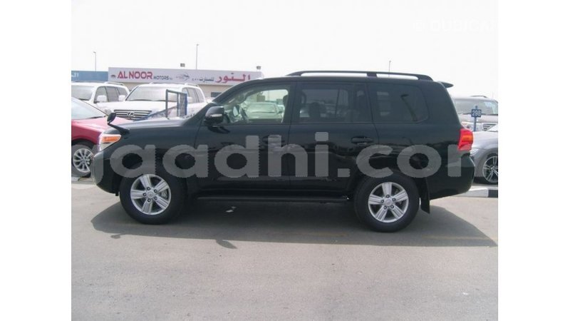 Big with watermark toyota land cruiser somalia import dubai 4140